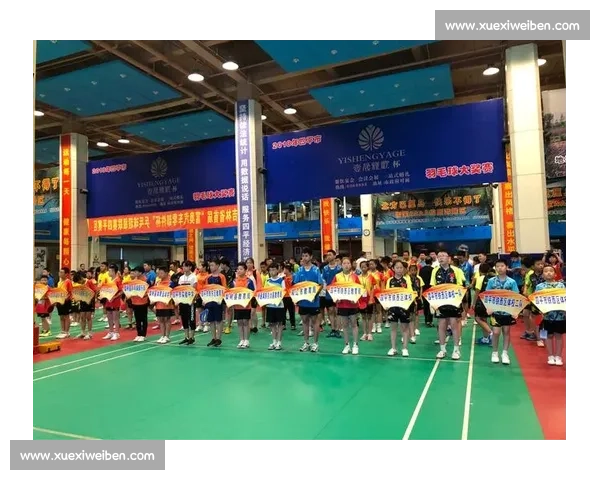 摔跤秀比赛盛况空前 热血激情燃烧全场 选手争锋巅峰对决尽显风采